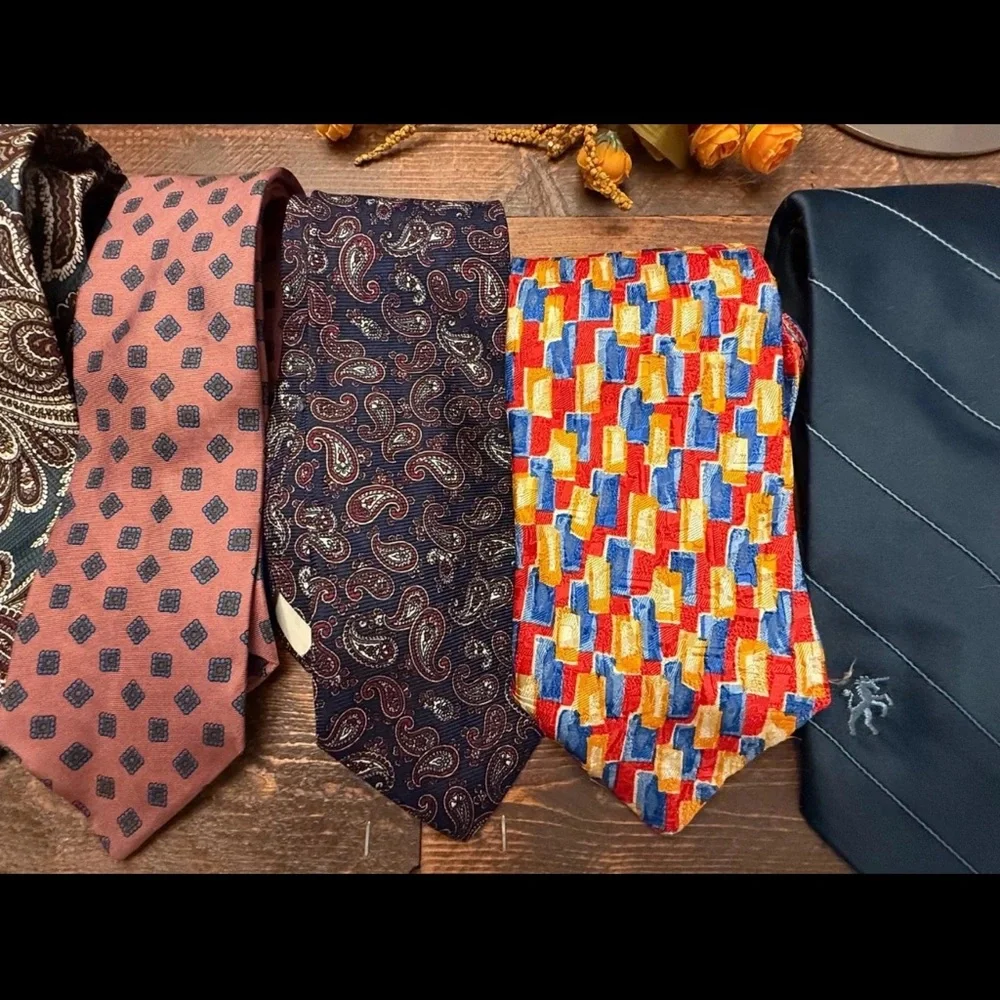 8 1970’s-80’s Vintage Silk Men’s Neckties Hathaway Roundtree Don Lopez Bronzini
